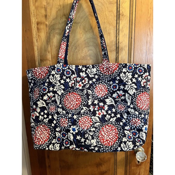 Vera Bradley Handbags - NWOT Vera Bradley Americana Reversible Grand Tote Bag RED WHITE & BLOSSOMS